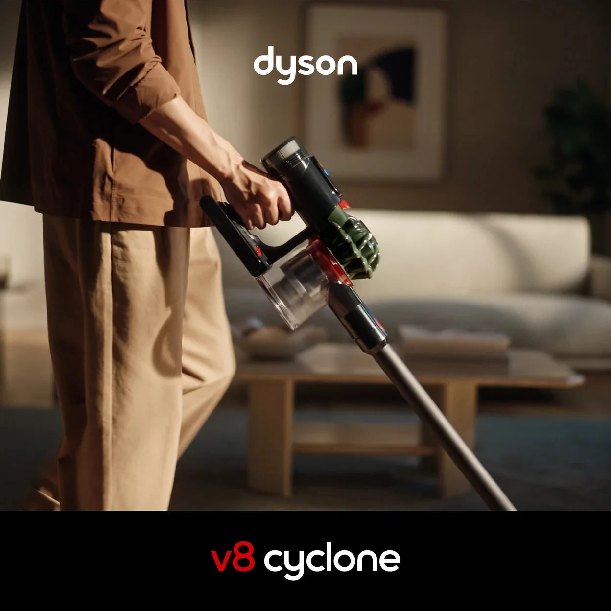 Akku-Staubsauger Dyson V8 Cyclone mit 150 AW Saugleistung und 0,54 l Staubbehälter