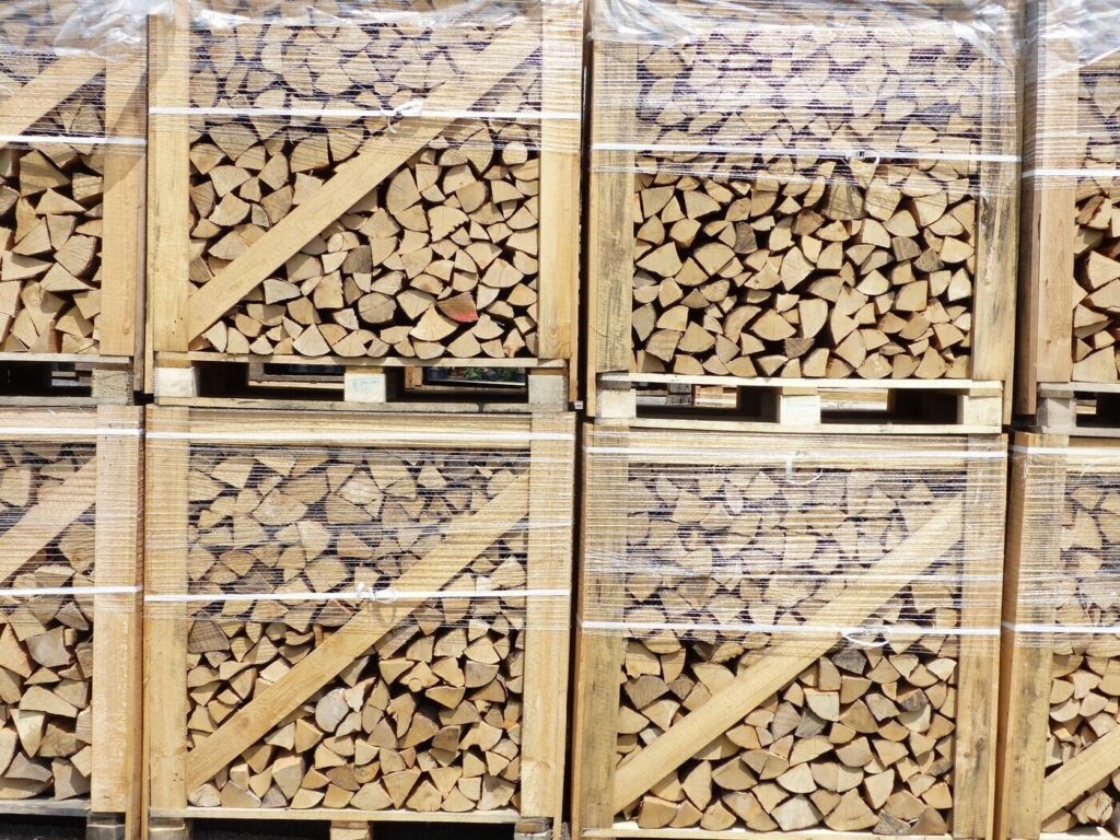 Buchenkaminholz 25 cm - 1000 Liter / 1 RM Palette (Restfeuchte < 20 %)