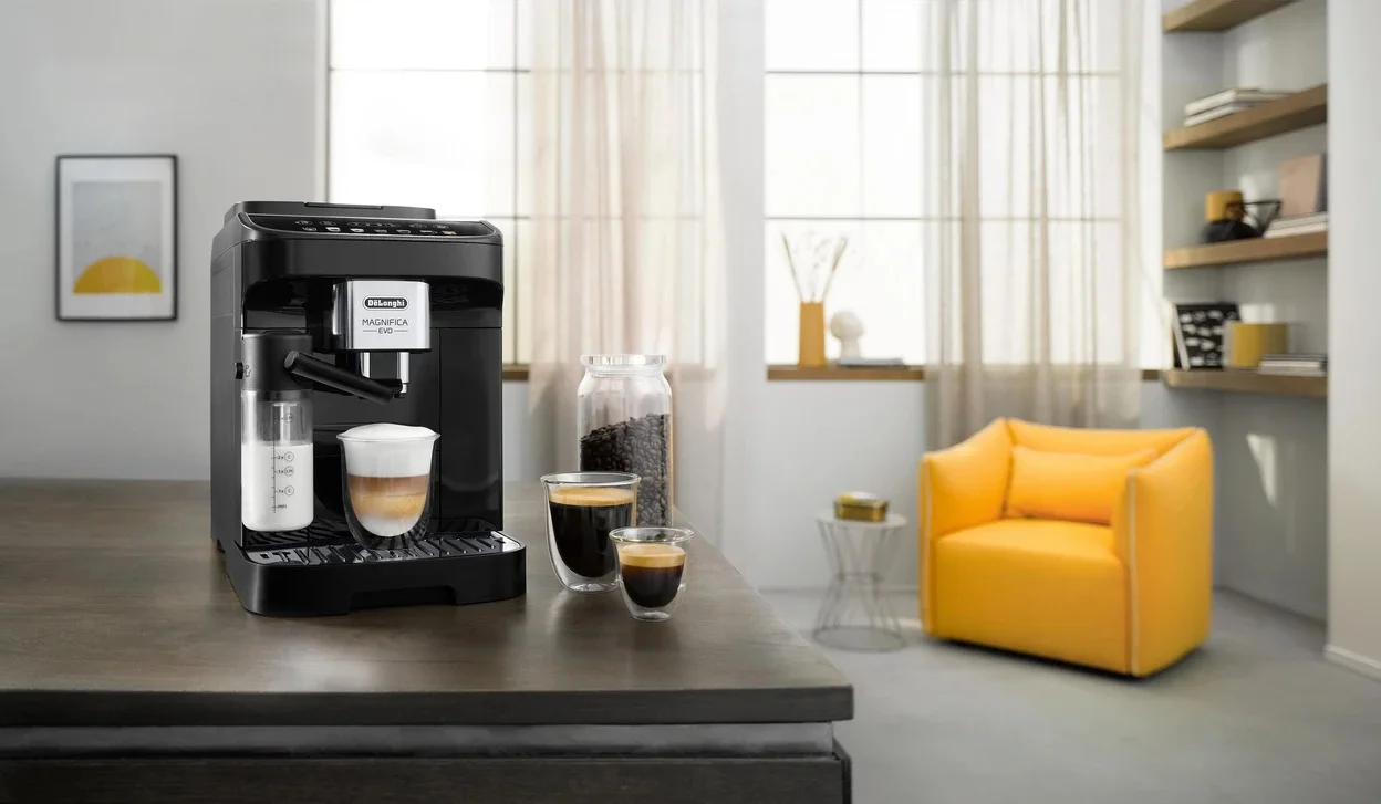 Kaffeevollautomat De'Longhi Magnifica Evo ECAM290.61.B mit MyLatte-Funktion und 1,8 l Wassertank