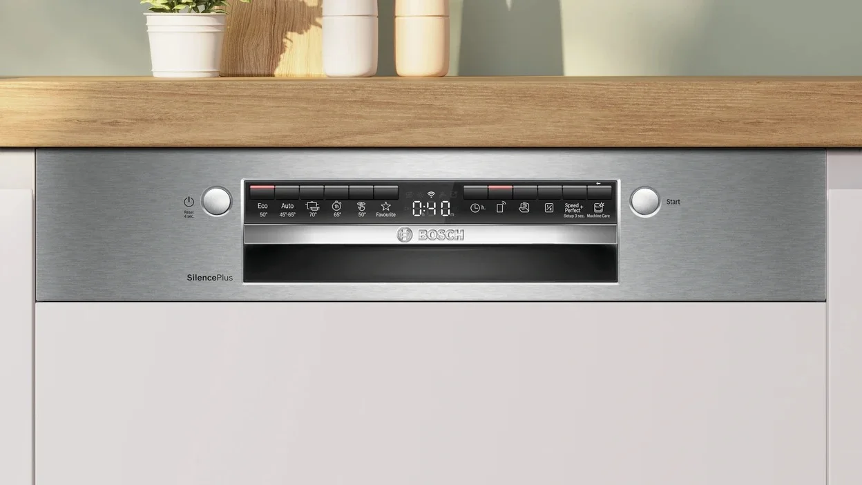 Teilintegrierbarer Geschirrspüler Bosch SMI4EVS08E mit EfficientDry und 9,0 l Wasserverbrauch